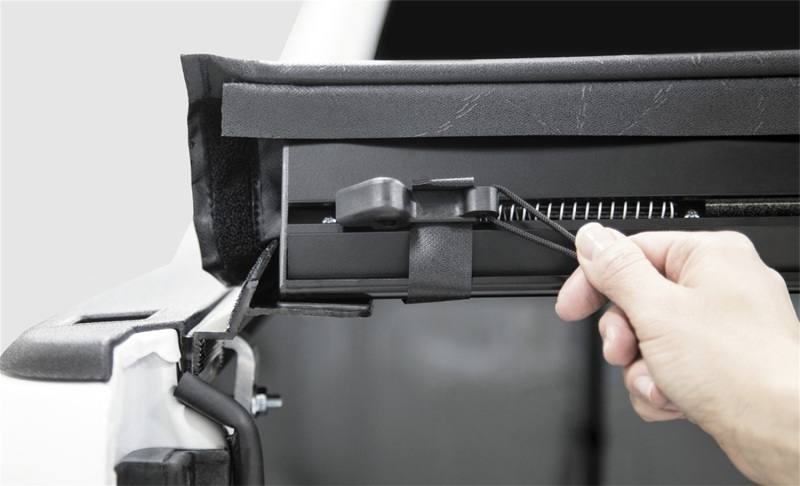 Access Literider 99-06 Chevy/GMC Full Size 6ft 6in Stepside Bed (Bolt On) Roll-Up Cover 32209 image 11