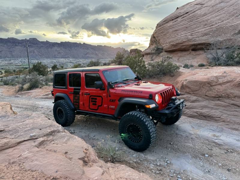 Progressive 07-18 Wrangler (JK) STR 47 Series 2.0 Remote Res Front Shocks (Pair) - 3.5-5.0in 472002 image 5