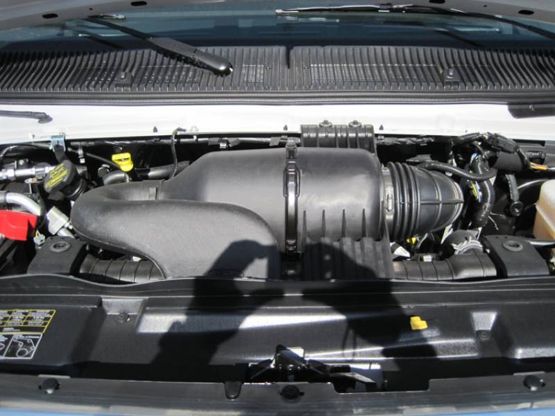 K&N Air Filter 4.6L V8 E-0945 image 3