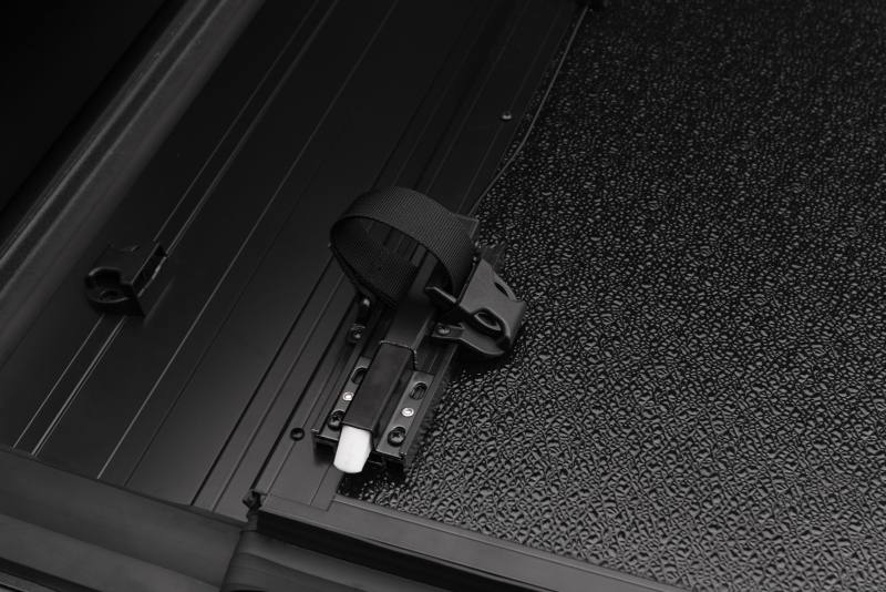 UnderCover 12-17 Isuzu Dmax 5ft Flex Bed Cover fx61002 image 6